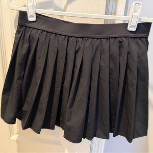 No Boundaries Women's Black Pleated Skirt